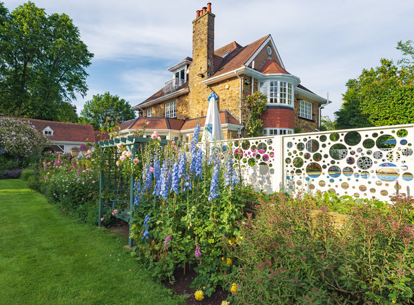 5 Effective Ways to Screen Your Garden from Neighbours