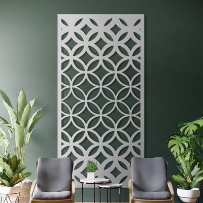 Focused Metal Screen: A Practical and Attractive Outdoor Privacy Solution